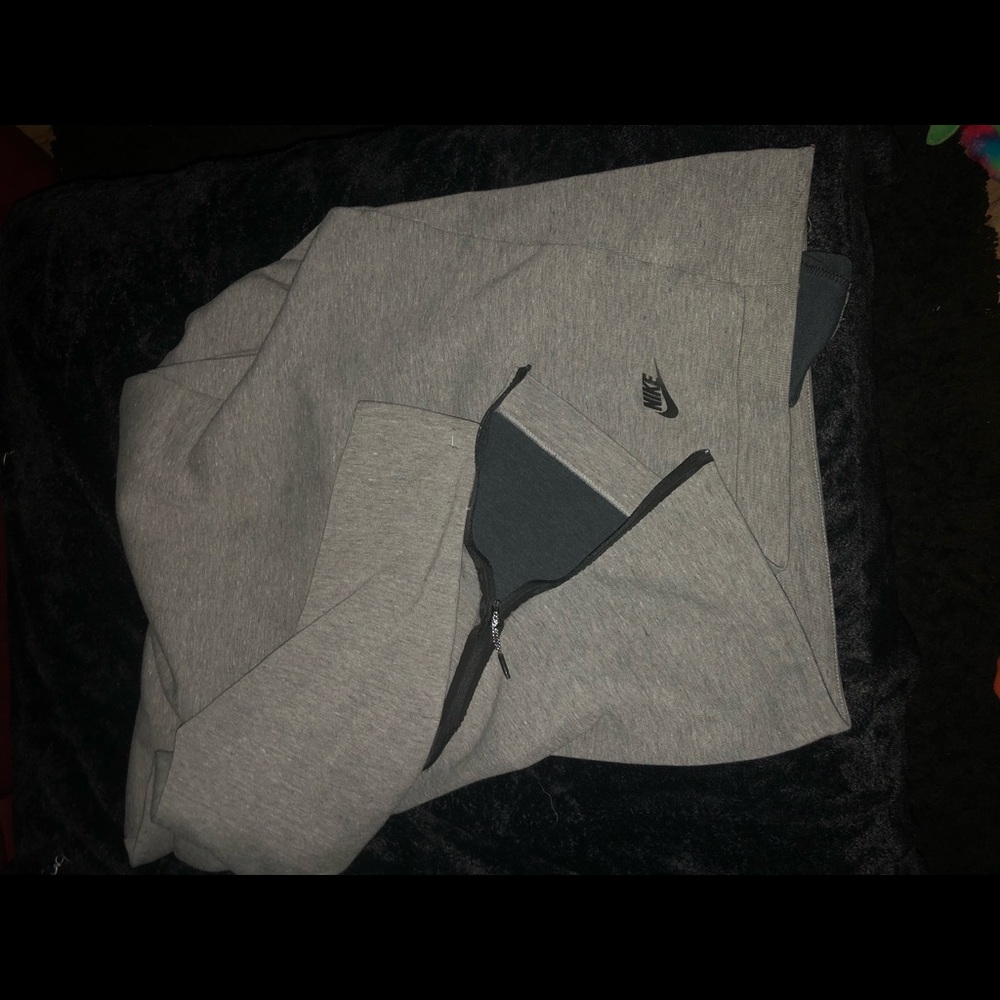 Nike sweater